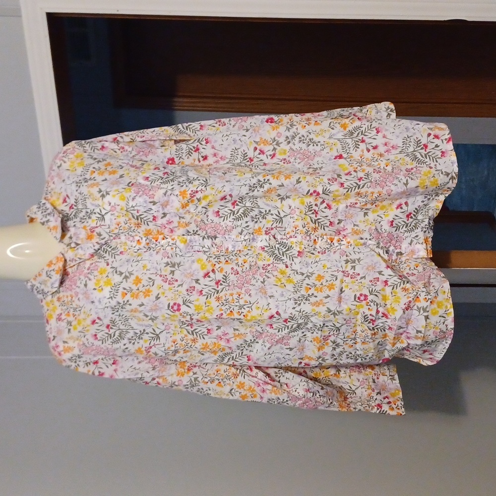 Pretty Spring floral button down